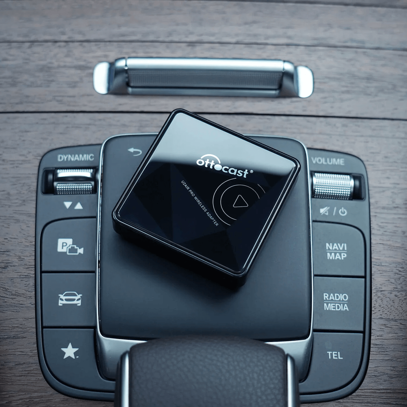 Ottocast U2 Air Pro Plug n Play Multimedia Wired/Wire-less CarPlay Auto AI Device |