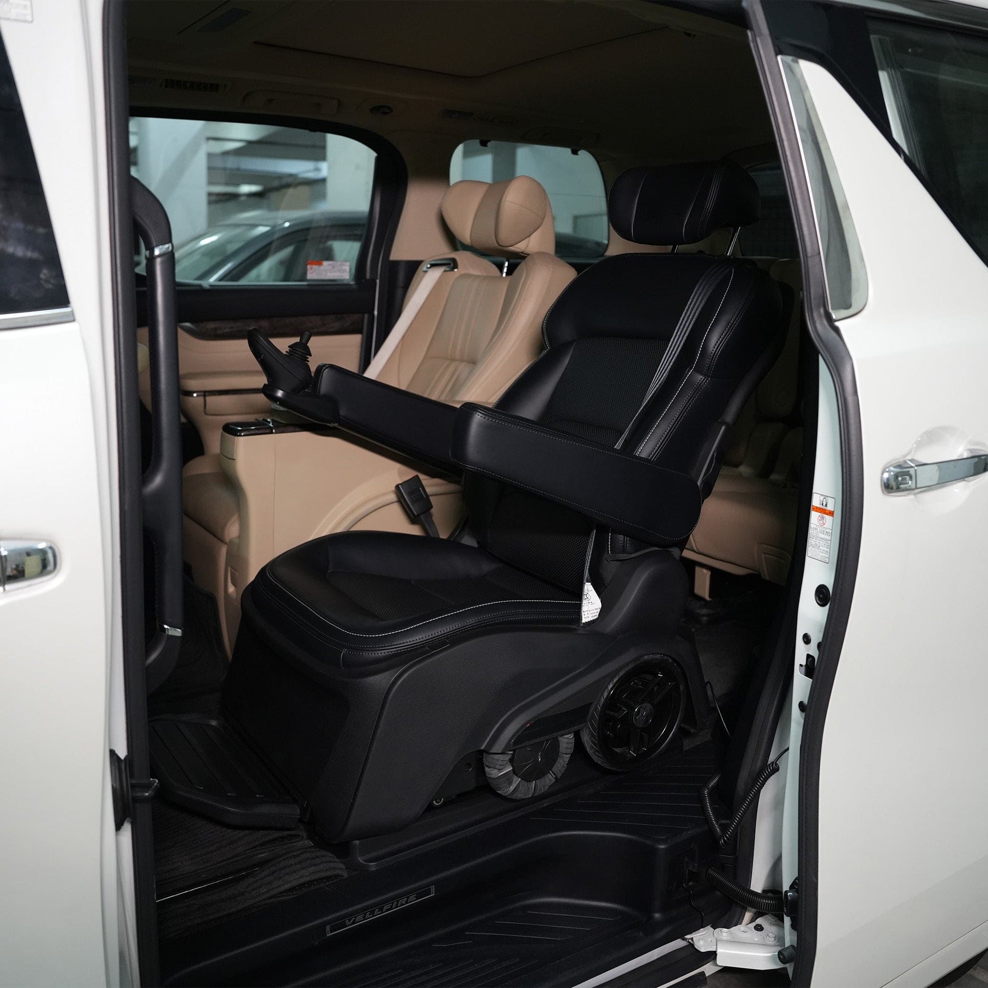 Orbit Roll – Swivel Seat